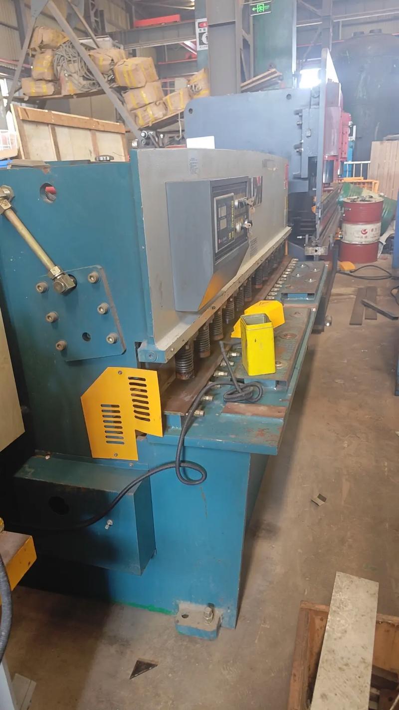 安徽东海4*2500剪板机 高速气动托料，桥架剪裁的得力助手